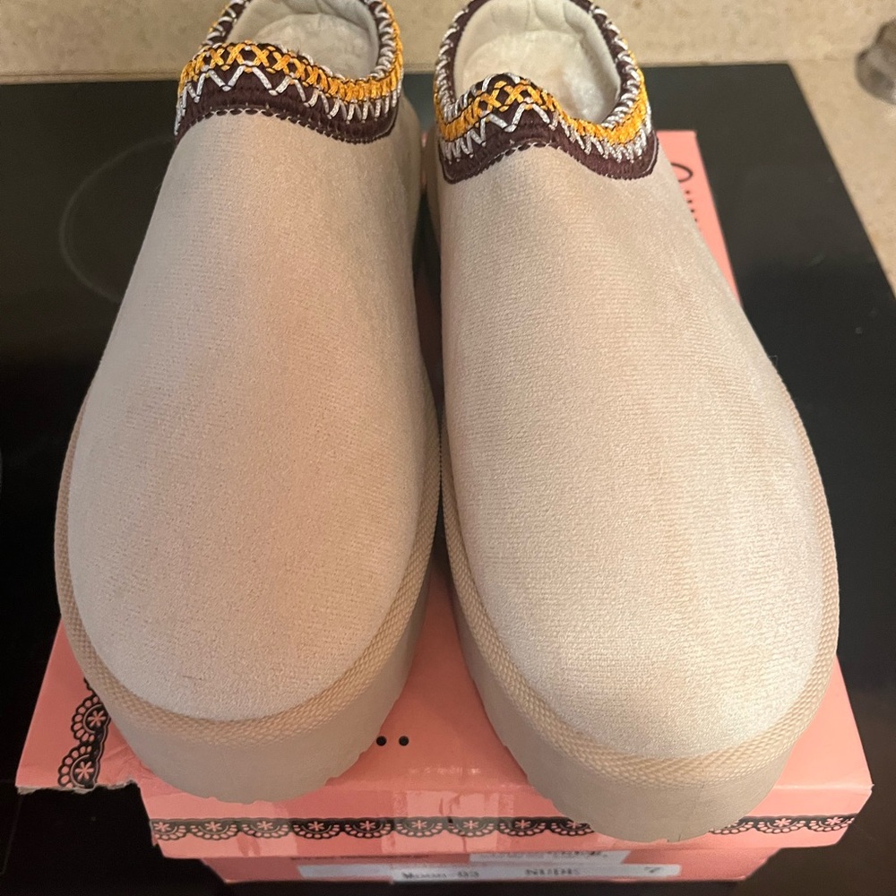 Slip-on lined Mules in Nude